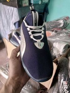 SNEAKERS SHOES FOR MEN.