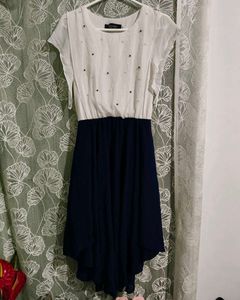 Chic Navy &amp; White Midi Dress