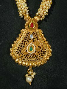 5 sets of Elegant Gold Pendant Necklace with Pearl