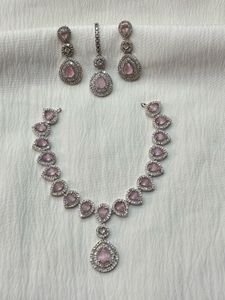 Pink Stone V-Shape Jewellery Set  💖
