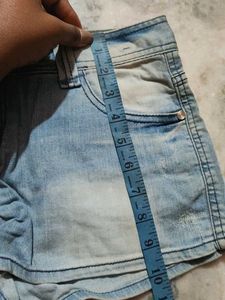 Light Wash Denim Shorts | Cute Distressed Style