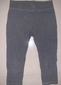 🤍 Authentic GINGER Luxe Grey Stretch Capri Pants