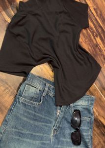 Stylish Black Zip Neck Top