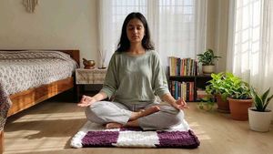Checkered Cushioned Meditation Pain Relief Mat.