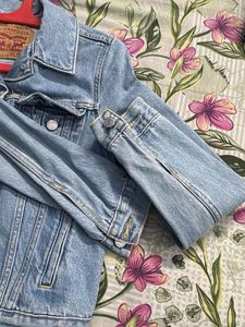 Classic Levi's Denim Jacket