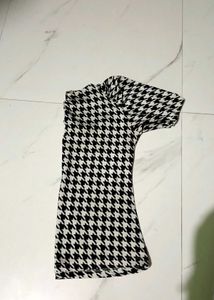 Houndstooth Print Top