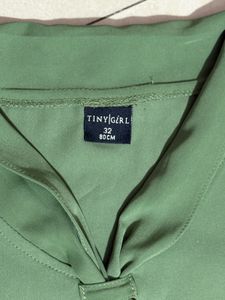 Stylish Green Collared Top