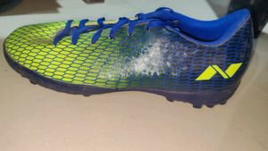 Nivia Mens Football Shoes. Unused. Good Condition.