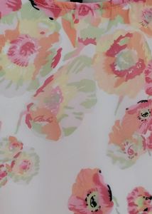White Floral Sleevless Top By Hey