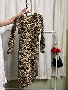 Chic Leopard Print Midi Dress