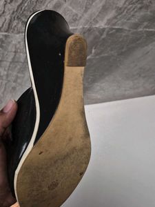 Chic Black Open-Toe Mules