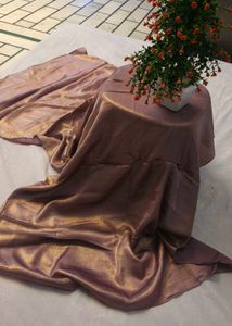 Shimmering satin Silk Stawl