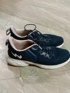 Women Sports Shoes Size 6