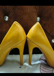 Bright Yellow Pointed Toe Heels