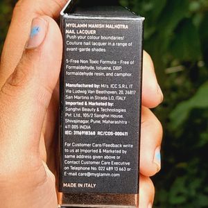 MANISH MALHOTRA NAILPAINT- ( ROYAL BLUE)