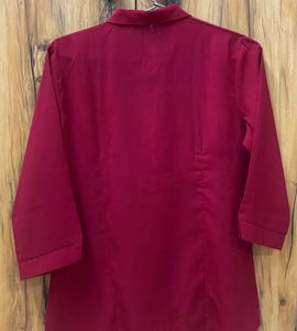 Chic Maroon Collared Button-Up shirt