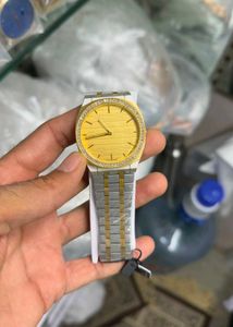 Gucci diamond  DIAL PREMIUM QUALITY MENS WATCH