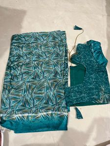 Beautiful Teal Abstract Print Saree