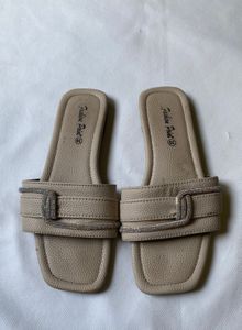 Elegant Beige Slides