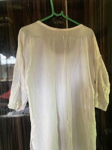 Elegant White Chikankari Kurta