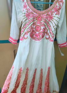 Elegant White Kurta with Pink Embroidery