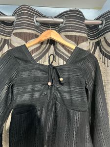 Chic Black Lace Cropped Top