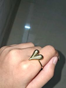 Charming Gold Heart Ring