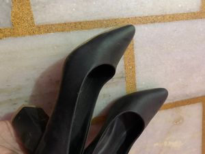 Matte Black Pointed Toe Heels