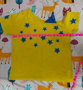 Yellow Star Print Off-Shoulder T-Shirt