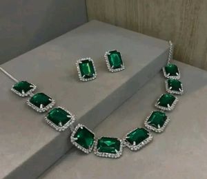 Emerald Green Necklace & Earring Set