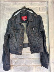 Cropped Denim Jacket - Stylish & Trendy