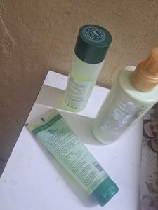 Skin Care Kit ✨️Let's Bargain🥰