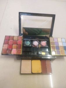 Makeup Box
