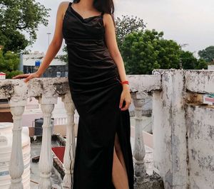 Elegant Black Maxi Dress