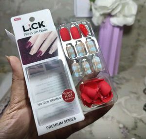 Matte Red &amp; Plaid Press-On Nails
