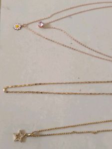Lot of 7 Delicate Necklaces