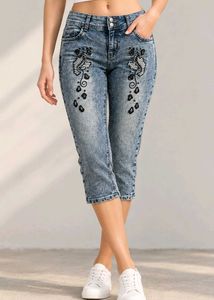 Girls' Blue Embellished Capri jeans