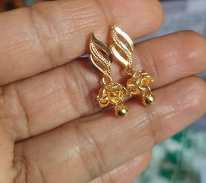 Elegant Gold Jhumka Earrings