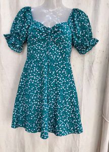 839. Chic Green Floral Puff Sleeve Dress