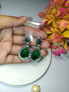 Stunning Emerald Drop Earrings