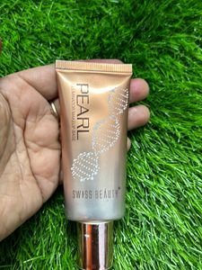 Swiss Beauty Pearl Illuminator Makeup Base