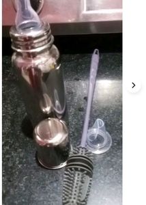 🎉never Used Feeding Bottle Woth Free Bresh🎉