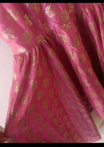 Sangria Pink &amp; Gold Sleeveless Kurta