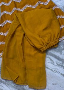 yellow zigzag