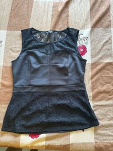 Black elegant top