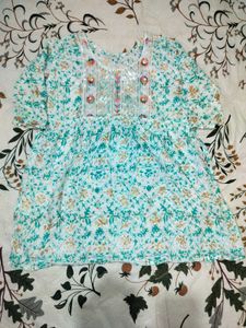 Beautiful Floral Print Kurta with Neck