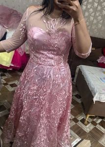 Stunning Pink Embroidered Gown🩷🎀🦋