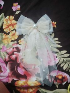 Elegant Pearl Bow Hair Clip