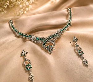 Emerald and Crystal Necklace &amp; Earring Set