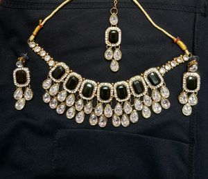 Elegant Black & White Stone Jewelry Set